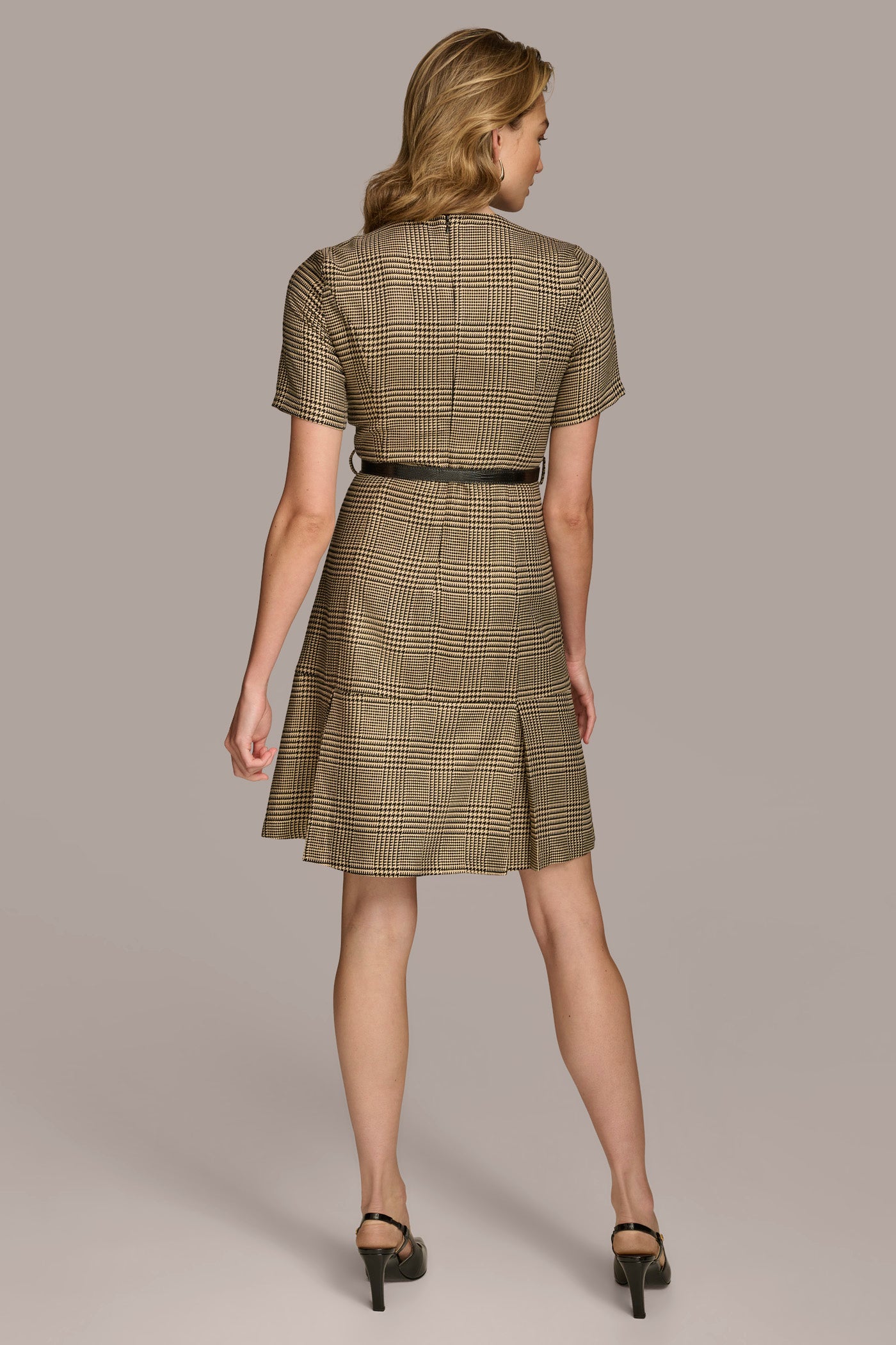 (image for) CUTE PLAID PLEATED SKIRT AND BELT DRESS